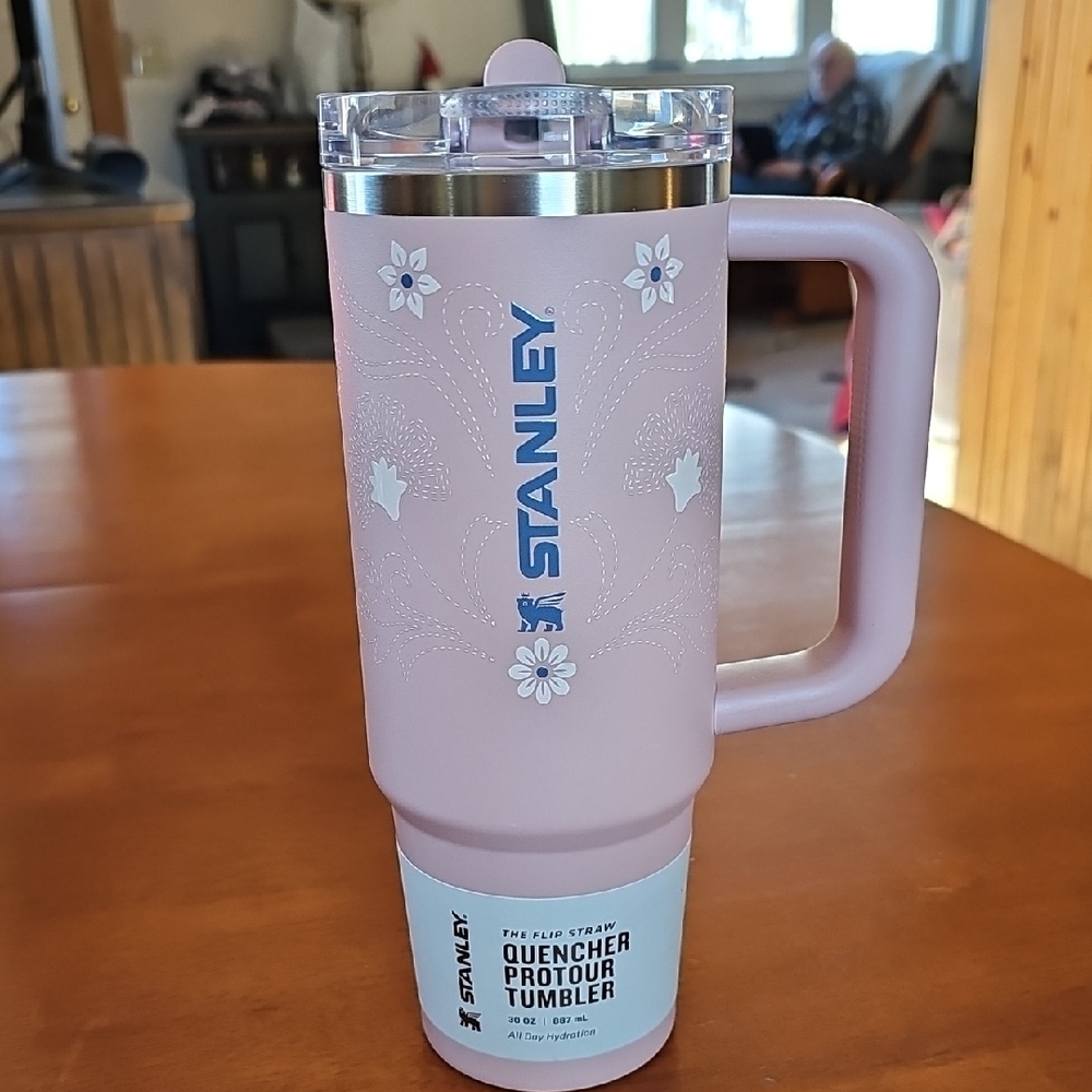 Stanley 32 oz Flip Straw Quencher Protour Tumbler